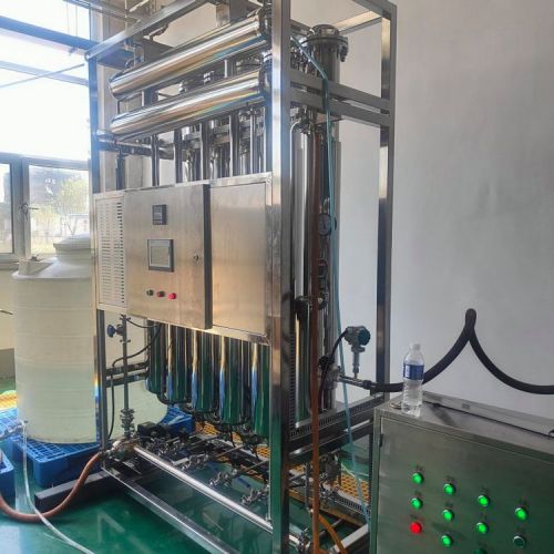 高效节能列管多效蒸馏水机鑫冠宇LD300-5无菌清洗液罐装用